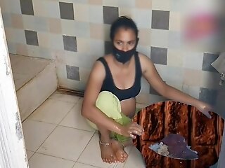 Desi Indian Thirsty Stepsister-in-law Left While Bathing