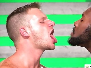 Interracial Queer Fuck Concludes With Mutual Popshots On Dicks