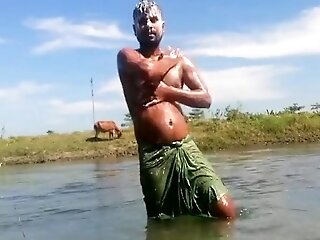 Desi Fag Hook-up Flick Bathing